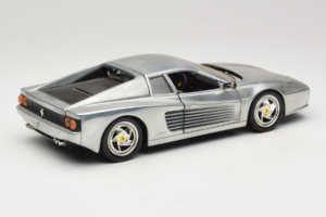 Ferrari 512M Chrome Silver Hot Wheels 1:18 25739 Métal — image 3 sur 8