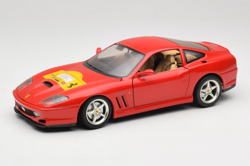 Ferrari 550 Maranello 22 Jahre Ferrari Model Club Rouge Bburago 1:18 3064-P2 Métal