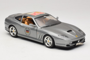 Ferrari 550 Maranello 25 Ferrari Model Club Argent Bburago 1:18 3344-S1 Métal — image 5 sur 7