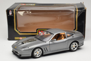 Ferrari 550 Maranello 25 Jahre Ferrari Model Club Argent 2e Version Bburago 1:18 3064-S1 Métal — image 8 sur 8