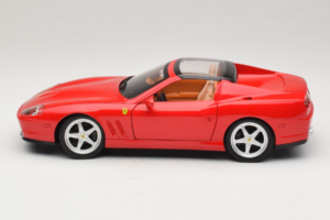 Ferrari 575M Superamerica Rouge Hot Wheels 1:18 J2858 Métal — image 4 sur 8