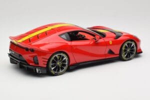 Ferrari 812 Competizione Rosso Corsa Avec Bandes Jaunes Bburago 1:18 18-16915 Métal — image 3 sur 8