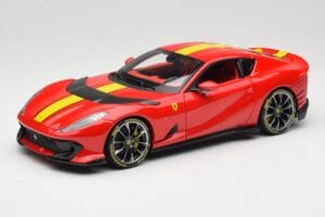 Ferrari 812 Competizione Rosso Corsa Avec Bandes Jaunes Bburago 1:18 18-16915 Métal