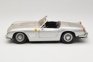 Ferrari California Cabriolet Argent Tonka 1:18 01109-S1 Métal — image 4 sur 8