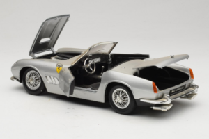 Ferrari California Cabriolet Argent Tonka 1:18 01109-S1 Métal — image 5 sur 8