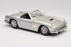 Ferrari California Cabriolet Argent Tonka 1:18 01109-S1 Métal — image 6 sur 8
