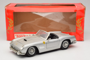 Ferrari California Cabriolet Argent Tonka 1:18 01109-S1 Métal — image 8 sur 8