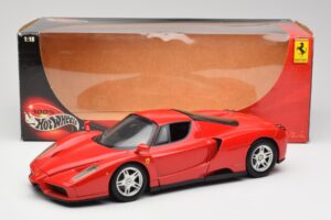 Ferrari Enzo Rouge Hot Wheels 1:18 56293 Métal — image 8 sur 8