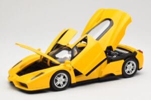 Ferrari Enzo Jaune Hot Wheels 1:18 C1550 Métal — image 2 sur 8