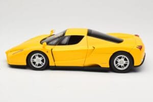 Ferrari Enzo Jaune Hot Wheels 1:18 C1550 Métal — image 4 sur 8