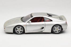 Ferrari F355 Berlinetta Argent UT Models 1:18 180074020-S1 Métal — image 4 sur 8