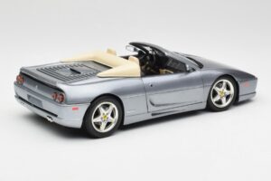 Ferrari F355 Spider Argent Hot Wheels 1:18 23907-M1 Métal — image 3 sur 8