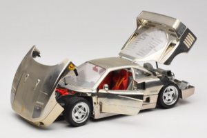 Ferrari F40 Chrome Silver Bburago 1:18 3401 Métal — image 2 sur 8