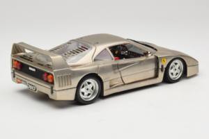 Ferrari F40 Dark Chrome Silver Kroymans Édition Limitée Bburago 1:18 3032-C2 Métal — image 3 sur 8