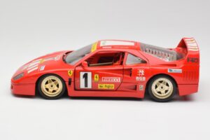Ferrari F40 Evoluzione Bburago 1:18 3042 Métal — image 4 sur 8