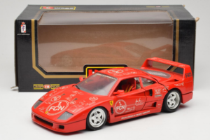 Ferrari F40 Evoluzione FC Nürnberg Special Edition Rouge Bburago 1:18 3042-FCN Métal — image 8 sur 8