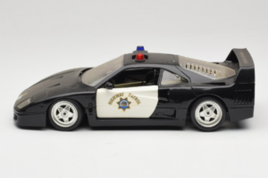 Ferrari F40 Highway Patrol Noir Blanc Bburago 1:18 3022-H1 Métal — image 4 sur 8