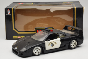 Ferrari F40 Highway Patrol Noir Blanc Bburago 1:18 3022-H1 Métal — image 8 sur 8
