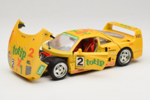 Ferrari F40 Totip Jolly Club #2 Jaune Bburago 1:18 3332-Y1 Métal — image 2 sur 8