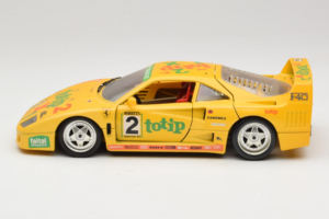Ferrari F40 Totip Jolly Club #2 Jaune Bburago 1:18 3332-Y1 Métal — image 4 sur 8