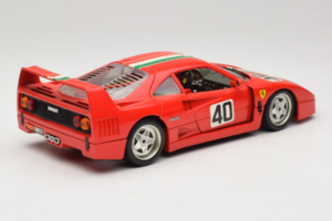 Ferrari F40 #40 Rouge avec Drapeau Italien Bburago 1:18 3032-P1 Métal — image 3 sur 8