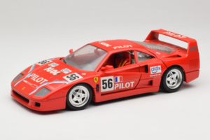 Ferrari F40 #56 Pilot Rouge 1987 Bburago 1:18 3332-P2 Métal