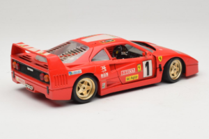 Ferrari F40 Pirelli Agip #1 Ferrari Club Italia Rouge Bburago 1:18 3032-P2 Métal — image 3 sur 8