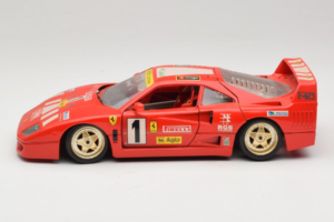 Ferrari F40 Pirelli Agip #1 Ferrari Club Italia Rouge Bburago 1:18 3032-P2 Métal — image 4 sur 8