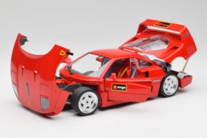 Ferrari F40 Rouge Bburago 1:18 3332 Métal — image 2 sur 8