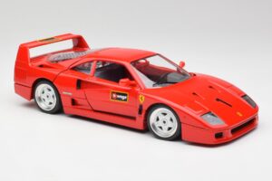Ferrari F40 Rouge Bburago 1:18 3332 Métal — image 6 sur 8