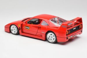 Ferrari F40 Rouge Bburago 1:18 3332 Métal — image 7 sur 8