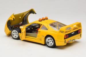 Ferrari F40 Safety Car Jaune Bburago 1:18 3032-Y2 Métal — image 5 sur 8
