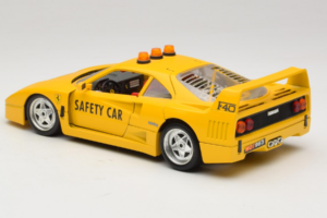 Ferrari F40 Safety Car Jaune Bburago 1:18 3032-Y2 Métal — image 7 sur 8