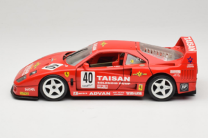 Ferrari F40 #40 T. Ohta / A. Reid Taisan Rouge 1987 Bburago 1:18 3022-T1 Métal — image 4 sur 8