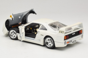 Ferrari F40 Blanc Bburago 1:18 3332-W4 Métal — image 5 sur 8