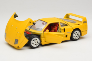 Ferrari F40 Jaune Bburago 1:18 3032-Y1 Métal — image 2 sur 8