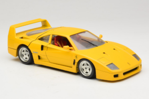 Ferrari F40 Jaune Bburago 1:18 3032-Y1 Métal — image 6 sur 8