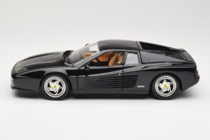 Ferrari F512M Noir Hot Wheels 1:18 23922 Métal — image 4 sur 8