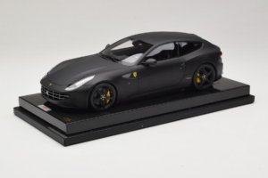 Ferrari FF Matte Black MR Collection 1:18 FERR04CAL Résine — image 2 sur 7