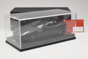Ferrari FF Matte Black MR Collection 1:18 FERR04CAL Résine — image 6 sur 7