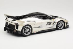 Ferrari FXX-K Evo #70 Blanc Bburago 1:18 18-16012 Métal — image 3 sur 8