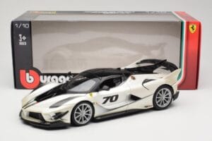 Ferrari FXX-K Evo #70 Blanc Bburago 1:18 18-16012 Métal — image 8 sur 8