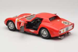 Ferrari 250 GTO #26 Rouge Guiloy 1:18 67526 Métal — image 5 sur 8