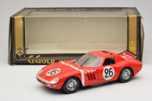Ferrari 250 GTO #26 Rouge Guiloy 1:18 67526 Métal — image 8 sur 8