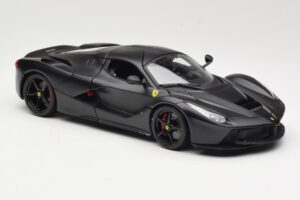 Ferrari LaFerrari F150 Matte Black Bburago 1:18 18-16901BK Métal — image 6 sur 8