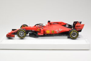 Ferrari SF90 #5 S. Vettel Australian GP 2019 BBR 1:18 BBR191805DIE Résine — image 3 sur 6
