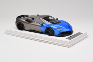 Ferrari SF90 Novitec Blue Grey Metallic IVY Merit 1:18 REMC029 Résine — image 4 sur 7