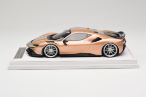 Ferrari SF90 Novitec Or Argent Bande IVY 1:18 REMC028 Résine