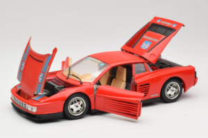 Ferrari Testarossa PPG Auto Refinish Rouge Bburago 1:18 3039-P3 Métal — image 2 sur 8