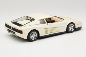 Ferrari Testarossa Blanc Bburago 1:18 3019-W1 Métal — image 3 sur 8